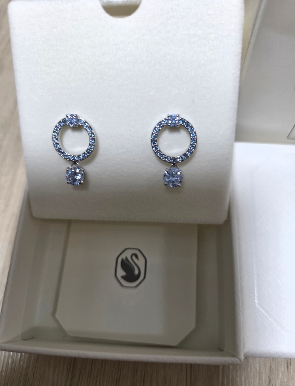 새제품)스와로브스키 블루 크리스탈 드롭 귀걸이 정품 상품이미지5