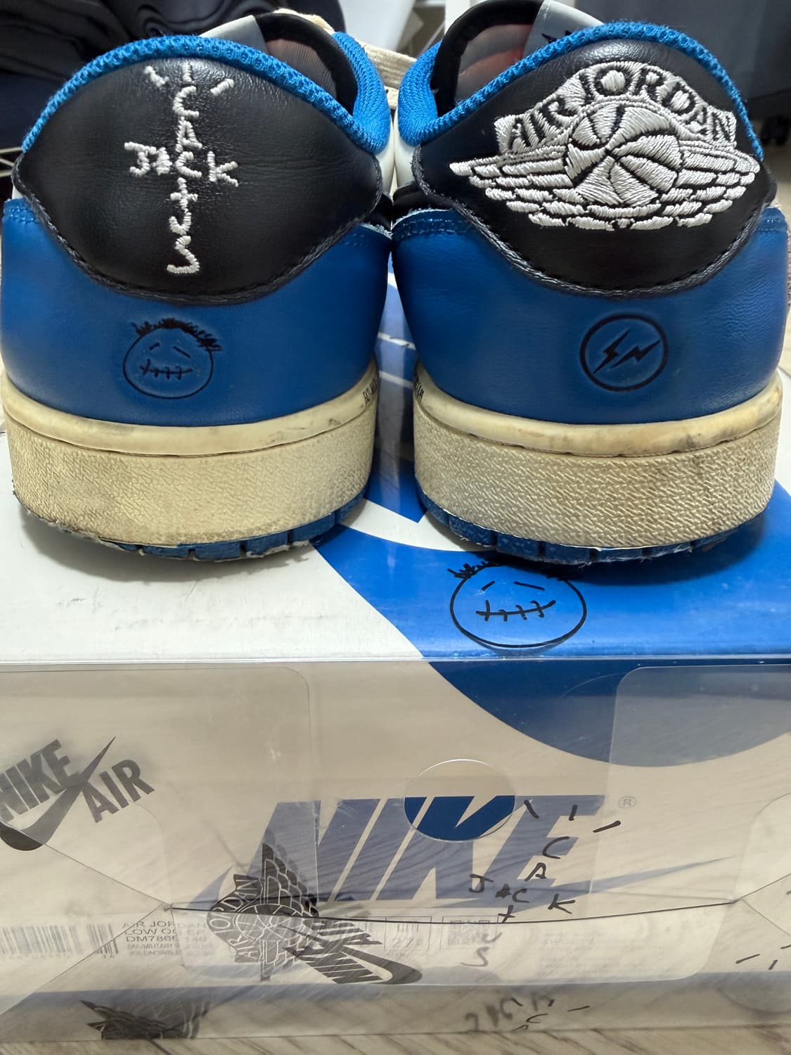 [275] 나이키 X 트래비스 스캇 조던 1 로우 프라그먼트 상품이미지4