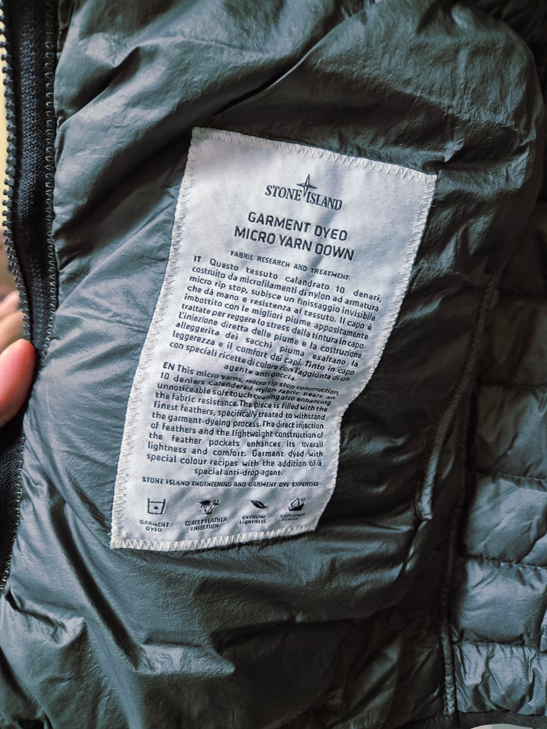 예약중.Stone island 가먼트 다잉 마이크로얀 경량 패딩 카키 S 상품이미지4