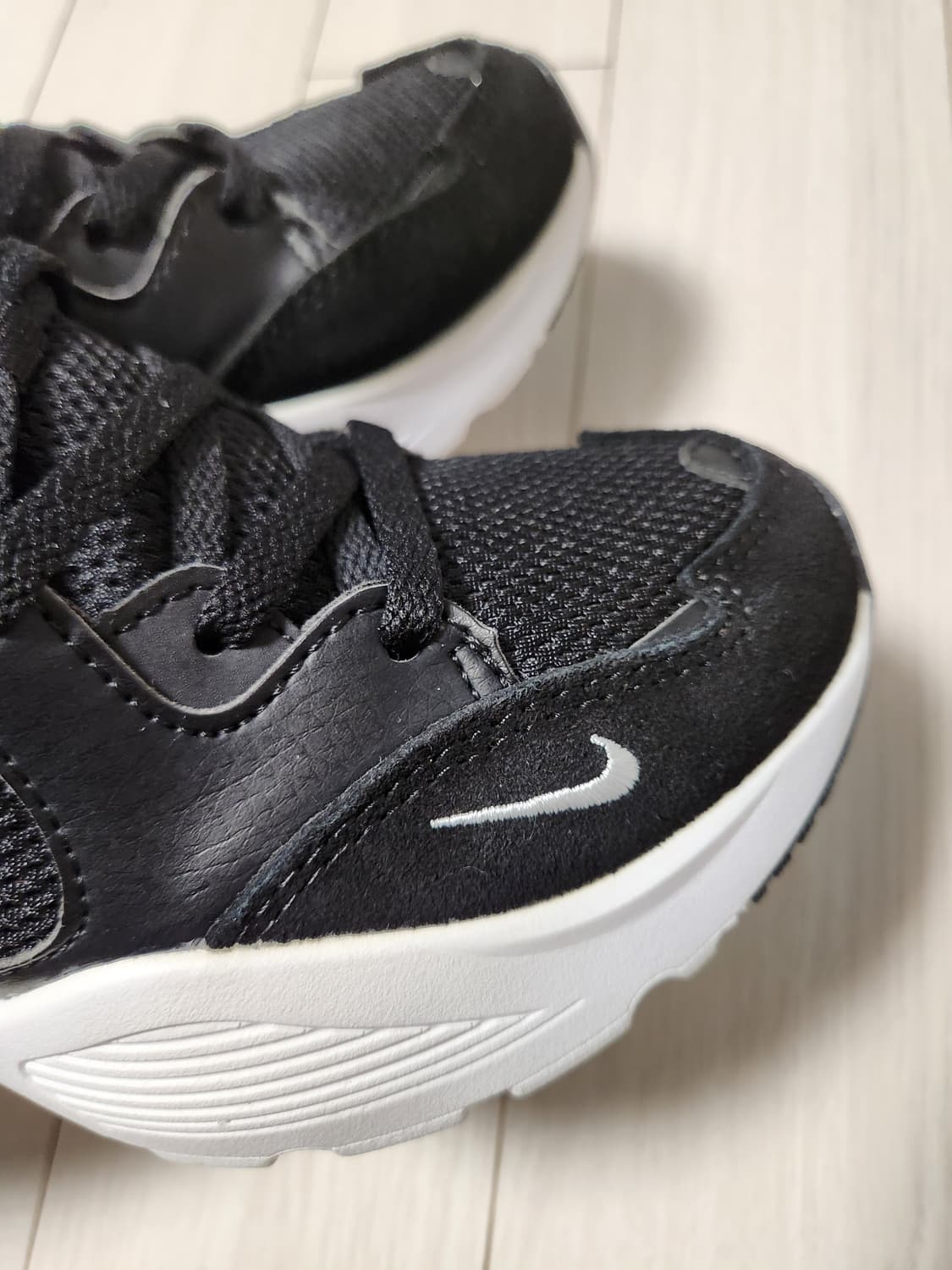 나이키 운동화 우먼스 에어맥스 퓨전 사이즈235

바닥 오염만 있고 새거 상품이미지4