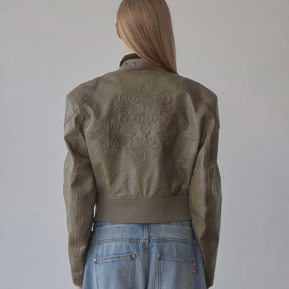 엠보싱 봄버 재킷 세이지 _새상품  (m) 상품이미지2