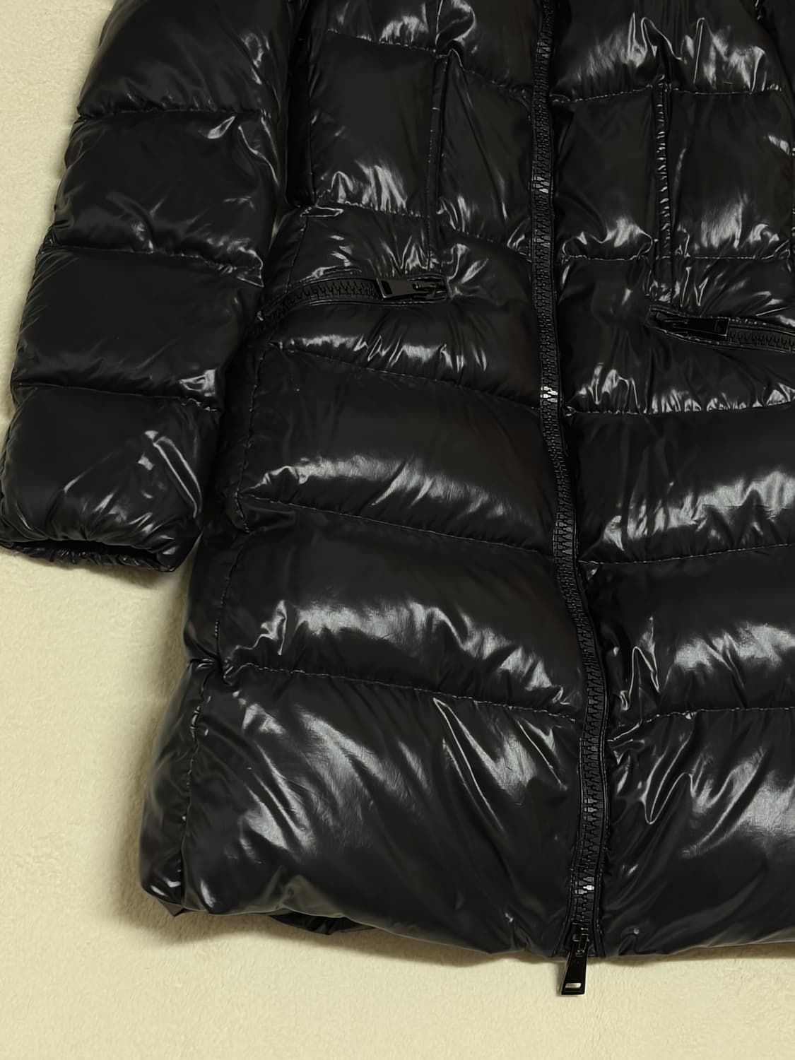 (최상,매장판) 몽클레어 여성 롱패딩 0 몽클레어 유광 롱패딩 0 상품이미지3