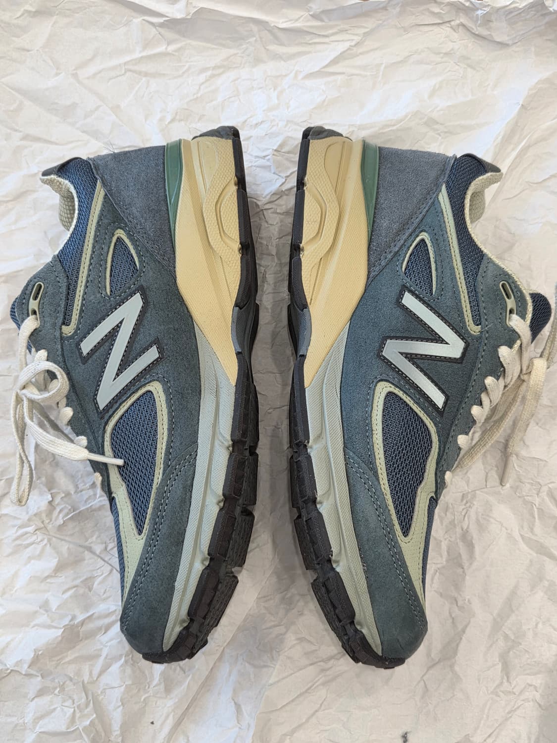 뉴발란스 x 오라리 990v4 메이드 인 USA 트루퍼 상품이미지5