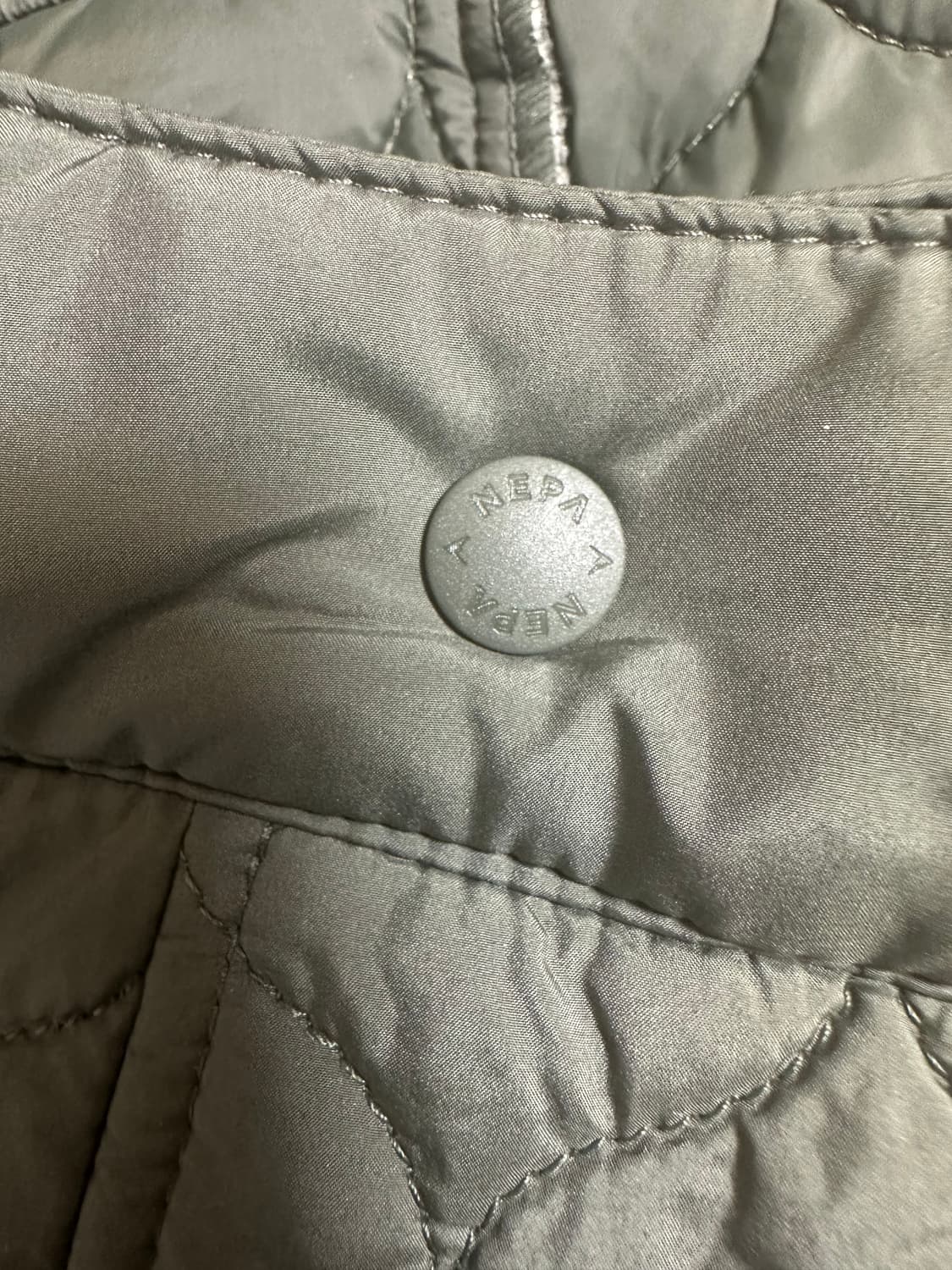 네파카키색 퀼팅 패딩랩 스커트 상품이미지6