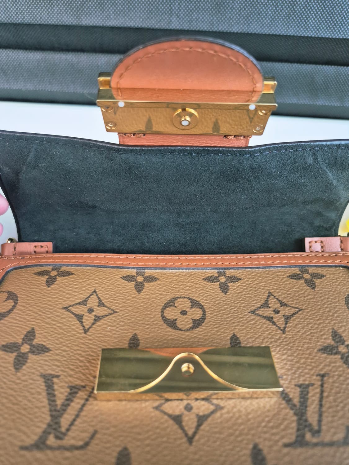 루이비통 돌핀 체인 월릿 (풀구성) 상태최상 상품이미지8