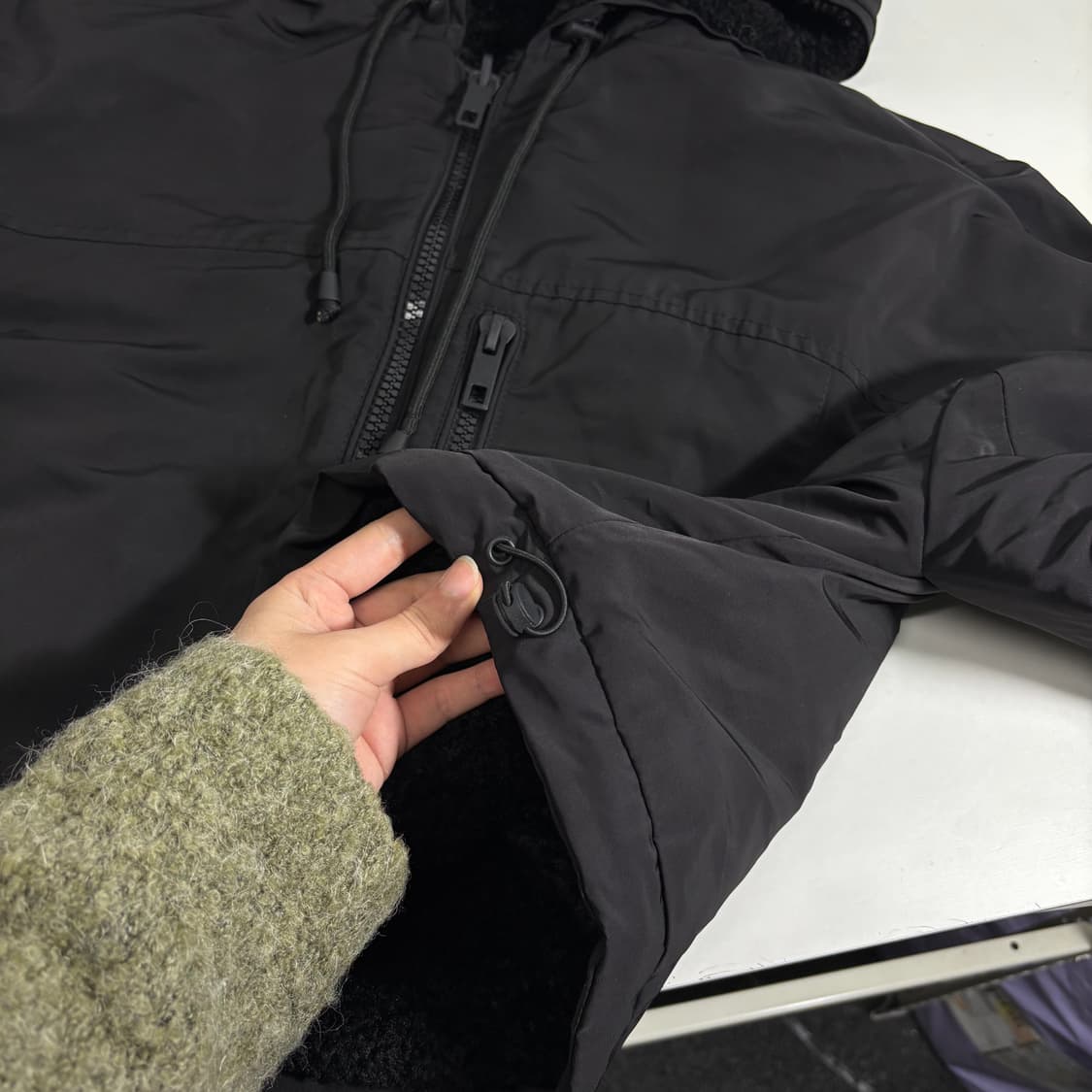 우먼M 자라 우먼 블랙 오버핏 폴리 후리스 리버시블점퍼 상품이미지2