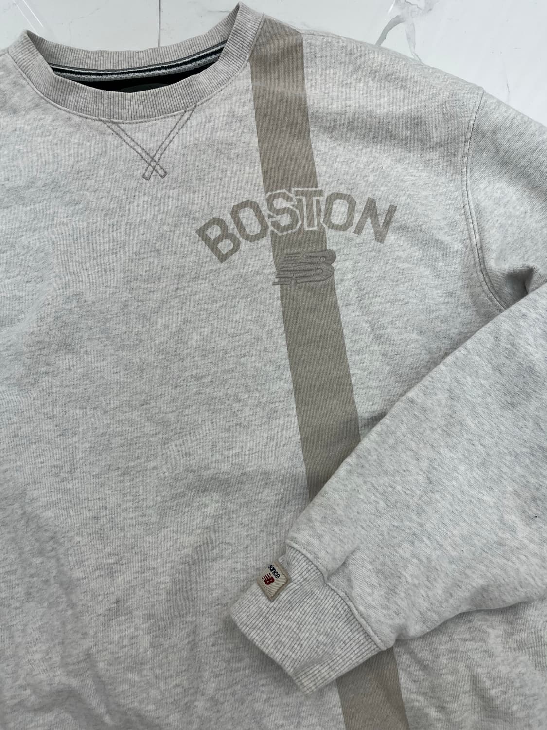 뉴발란스 보스턴 맨투맨 상품이미지1