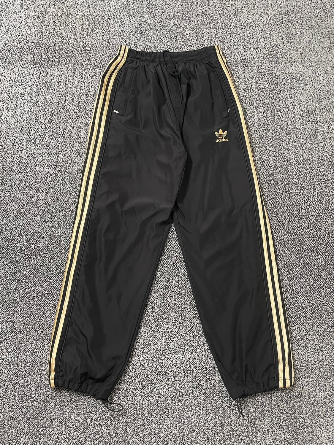 빈티지9. 아디다스 00's 블랙 골드 셋업 바람막이 트랙탑 츄바 상품이미지3