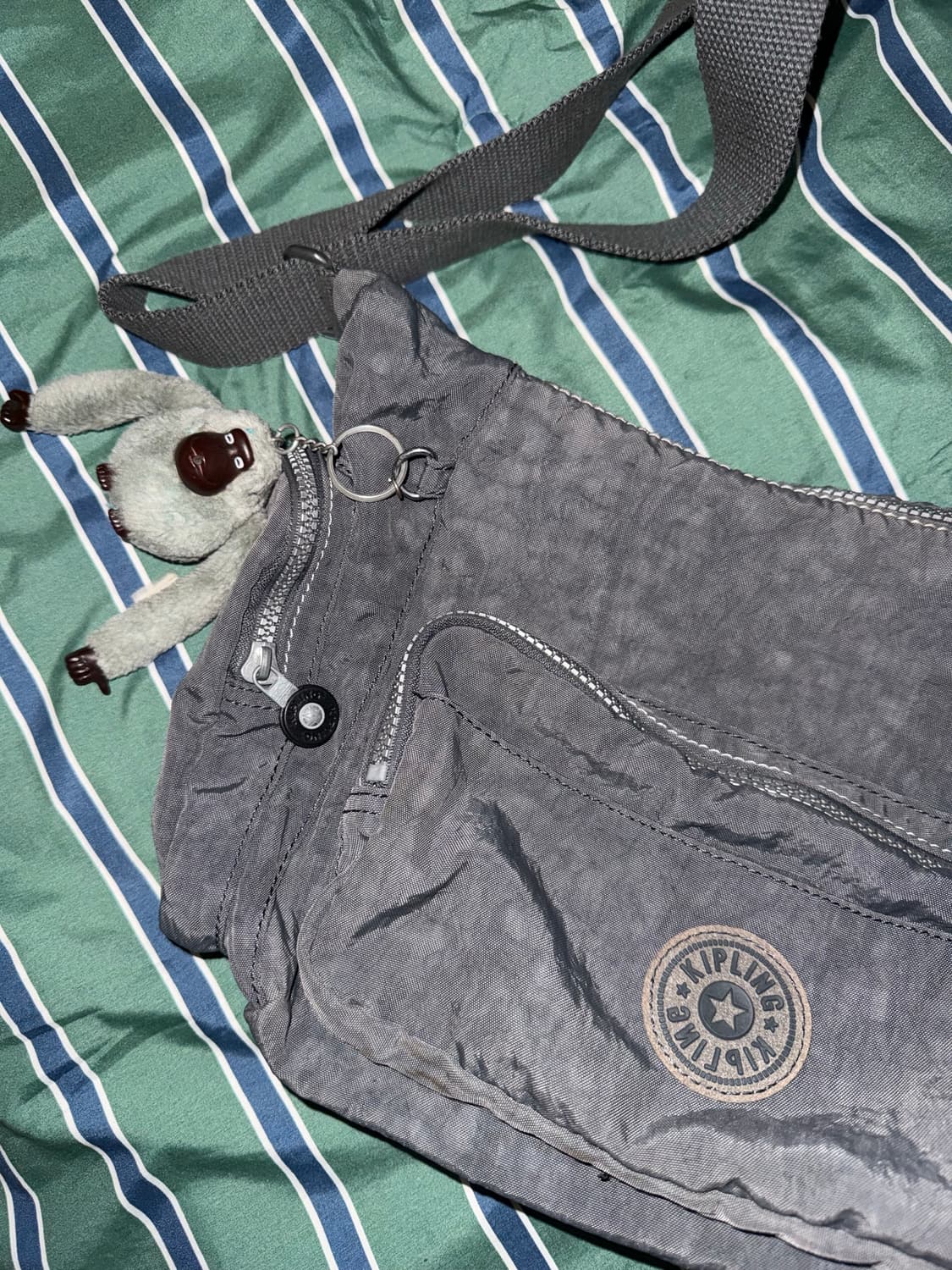 키플링 그레이 크로스백 상품이미지1