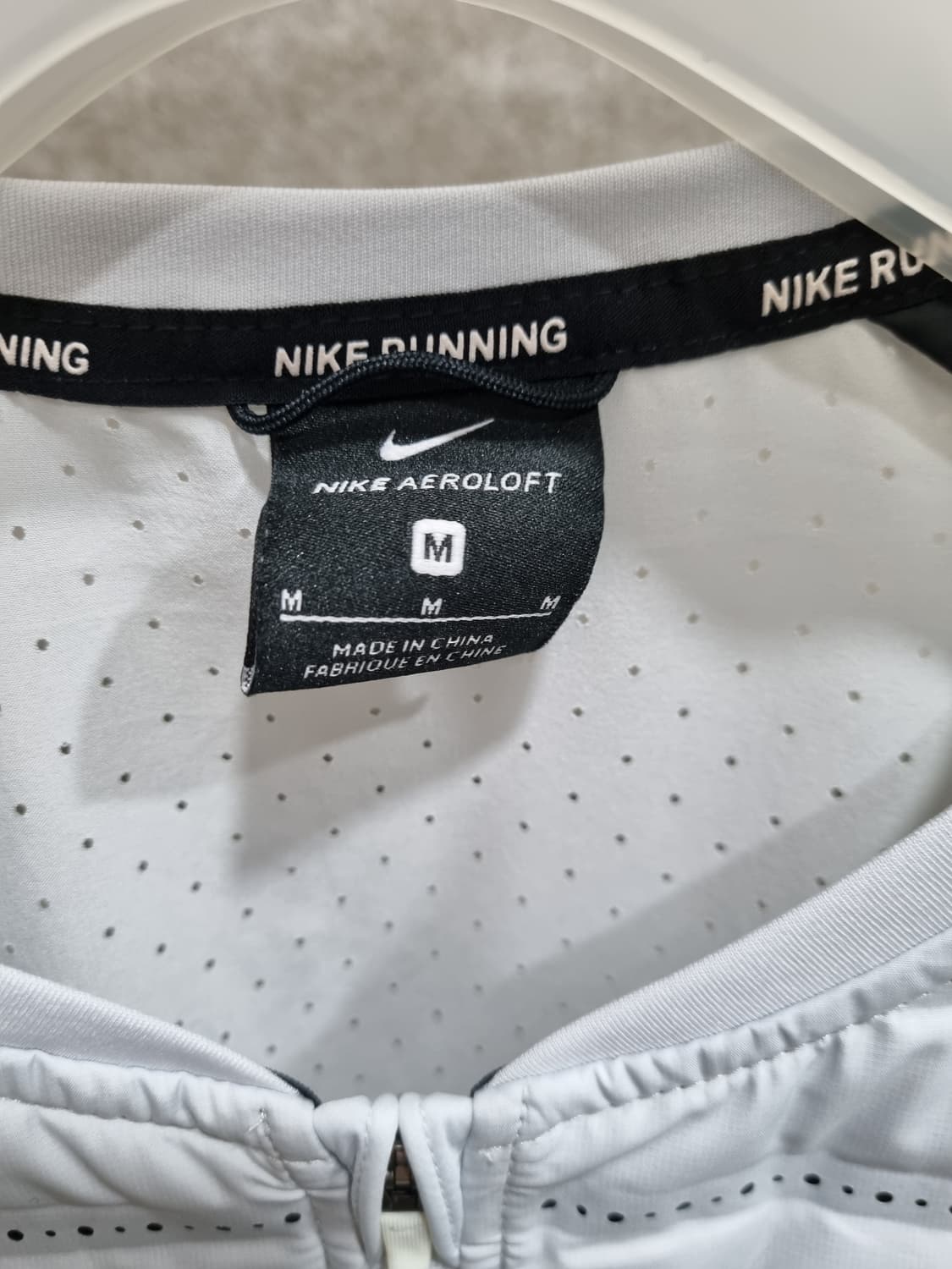 여성 M 나이키 에어로로프트 베스트 조끼 상품이미지3