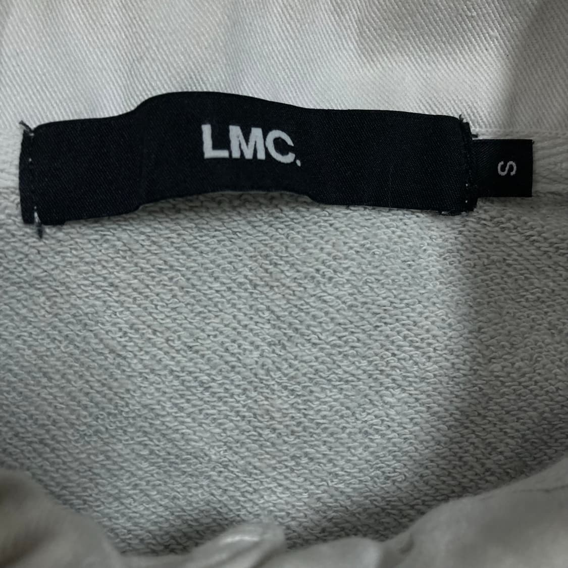 LMC 스몰 로고 그레이 카라 맨투맨 상품이미지3