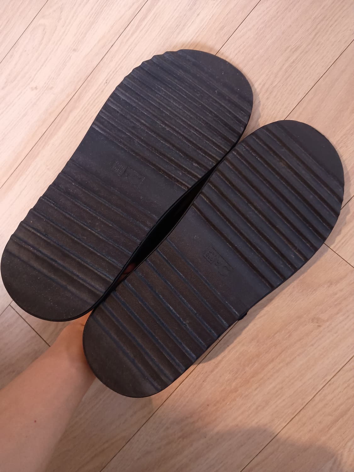 유니클로 C 슬라이드 샌들 상품이미지4