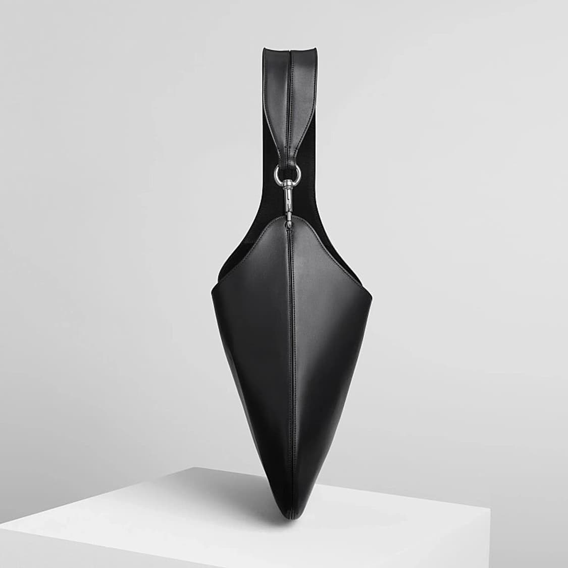 phoebe philo 피비 파일로 빈백 숄더백 상품이미지4