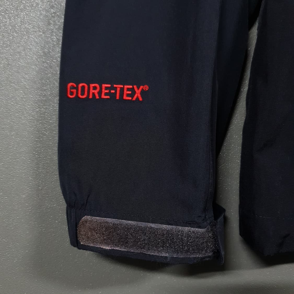 여성 M) 코오롱스포츠 이시스 안타티카 고어텍스 바람막이 자켓 레드 상품이미지5