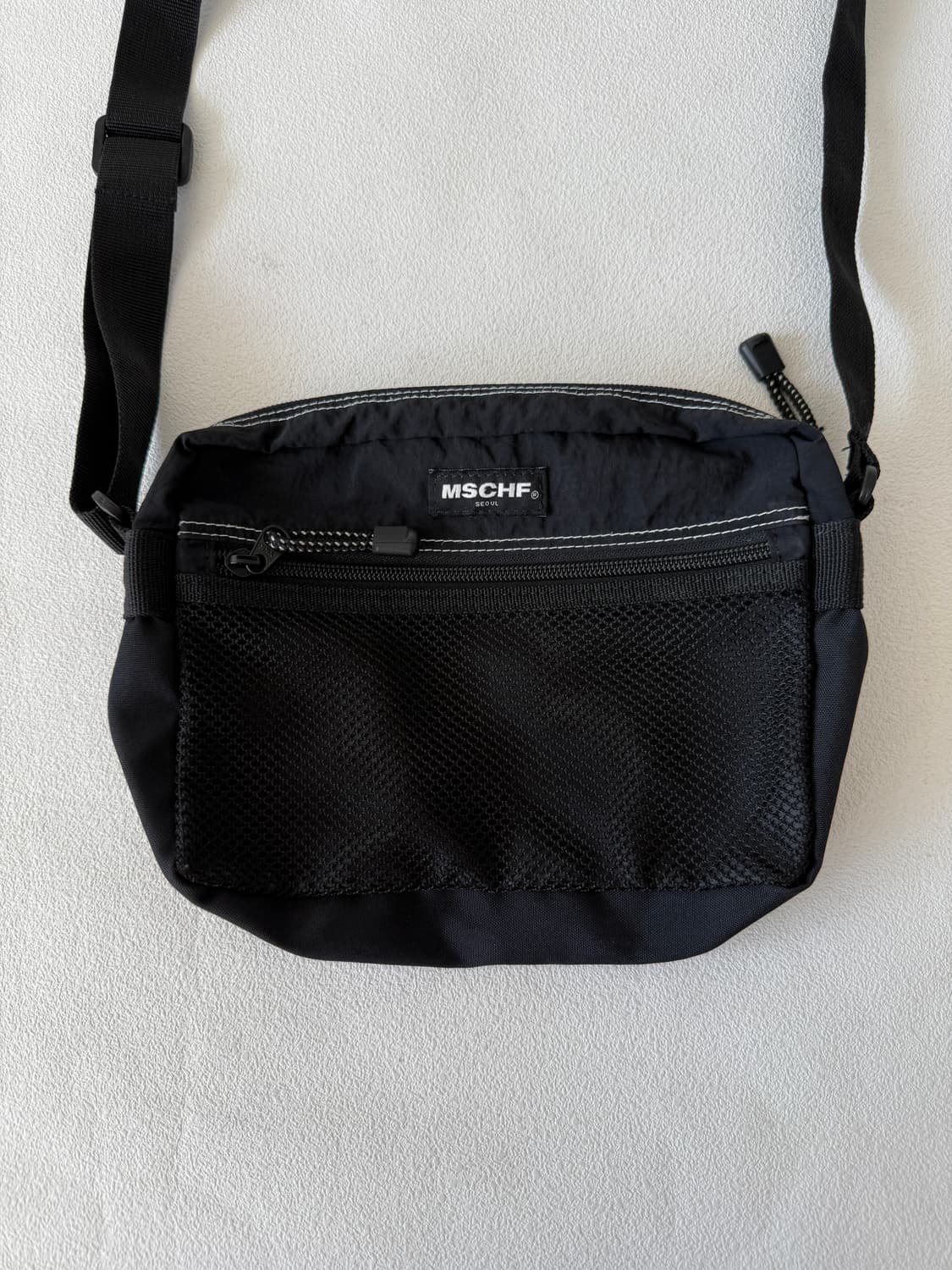 미스치프(MSCHF) 크로스백 상품이미지3