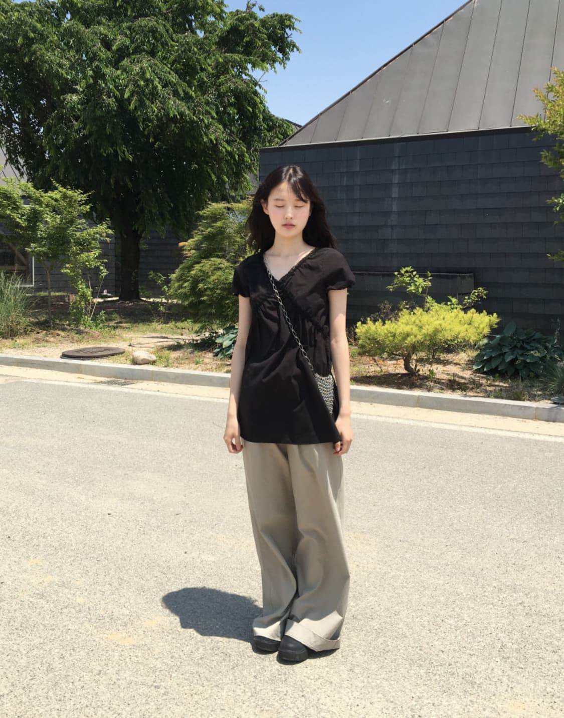 미닝아웃 도브 레이스 반팔 블라우스 블랙 상품이미지2