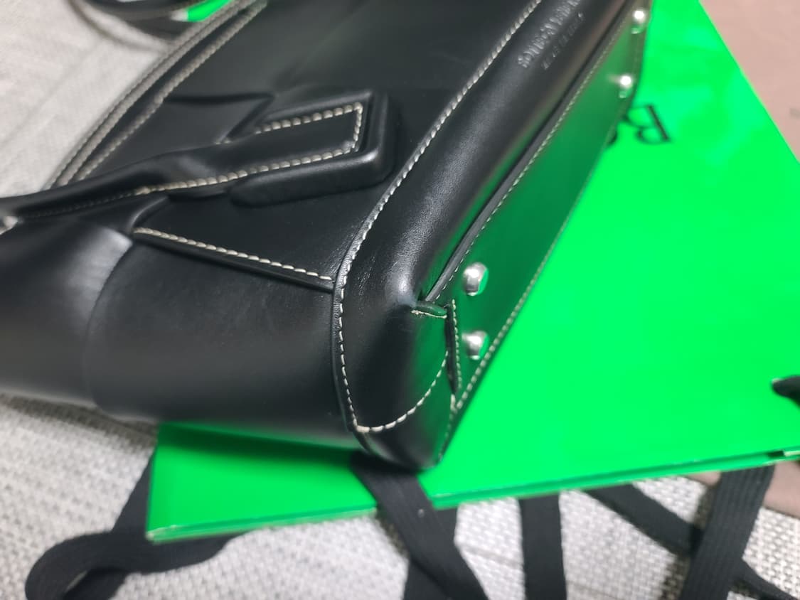 보테가베네타 아르코33 토트백 숄더백 블랙 아르코 스몰 인트레치아토백 상품이미지4