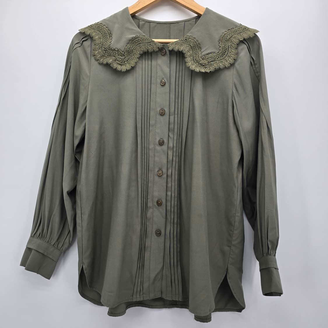 The AtG 레이스 칼라 레이온 혼합 블라우스 [B20545] 상품이미지1