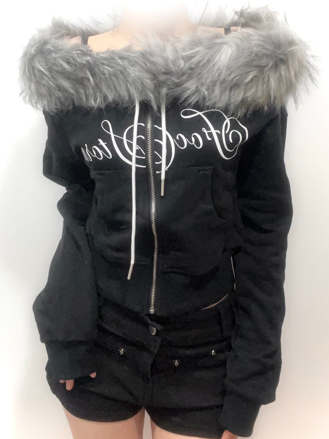 Off-shoulder Black fur hoodie 상품이미지3