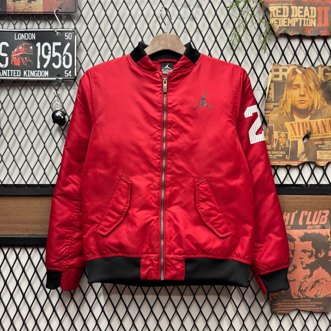 조던 키즈 바시티 봄버 자켓 후면 레터링 로고 포인트 레드 블랙 상품이미지1