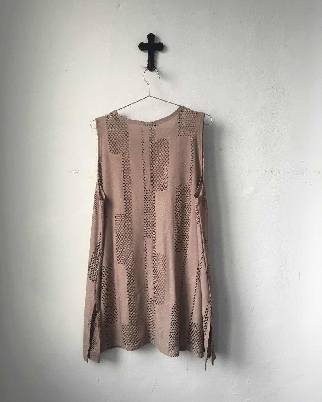 Punching pattern point sleeveless 상품이미지3