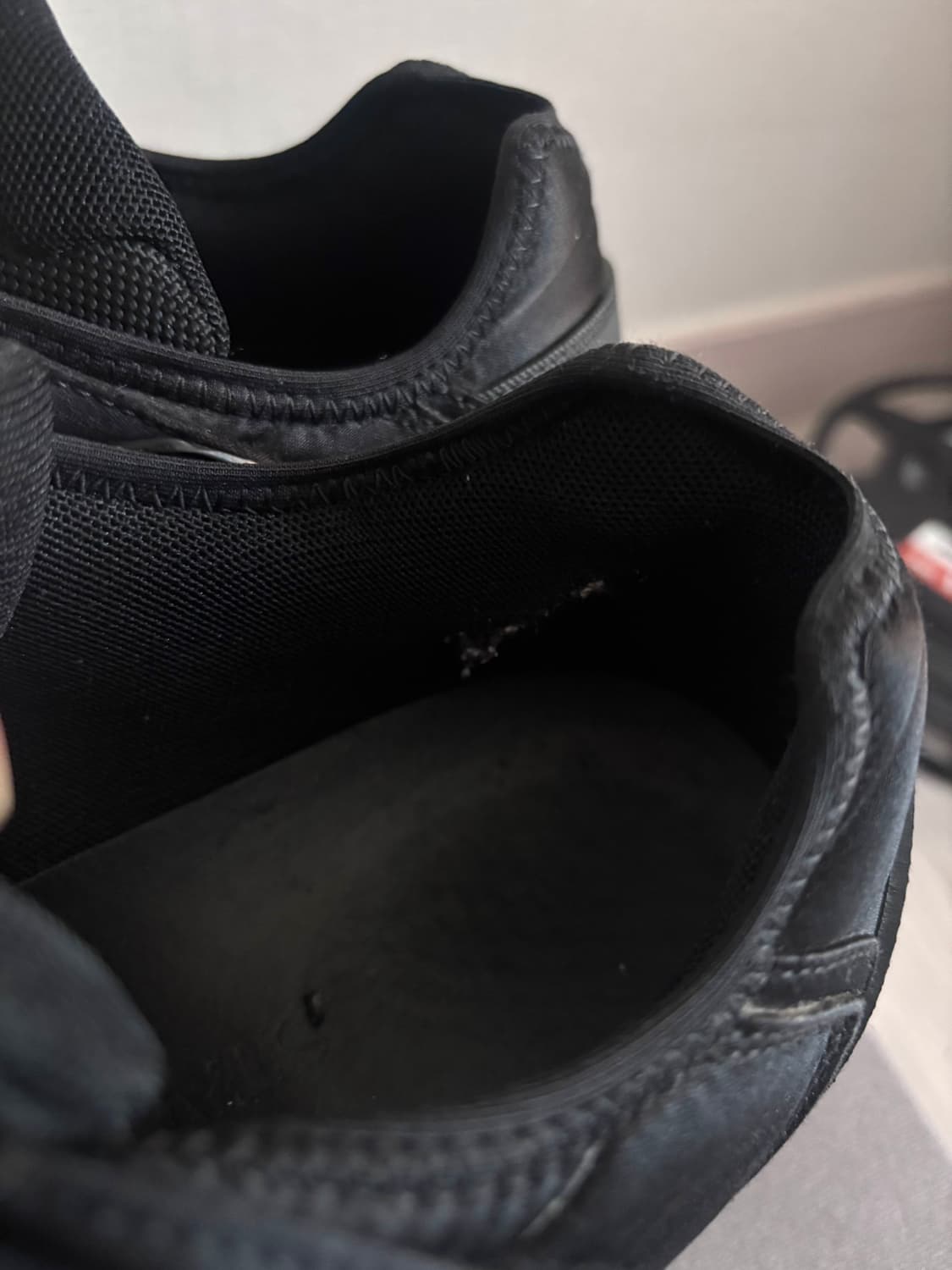 키코 코스타디노브 하크만 오일블랙42 상품이미지3