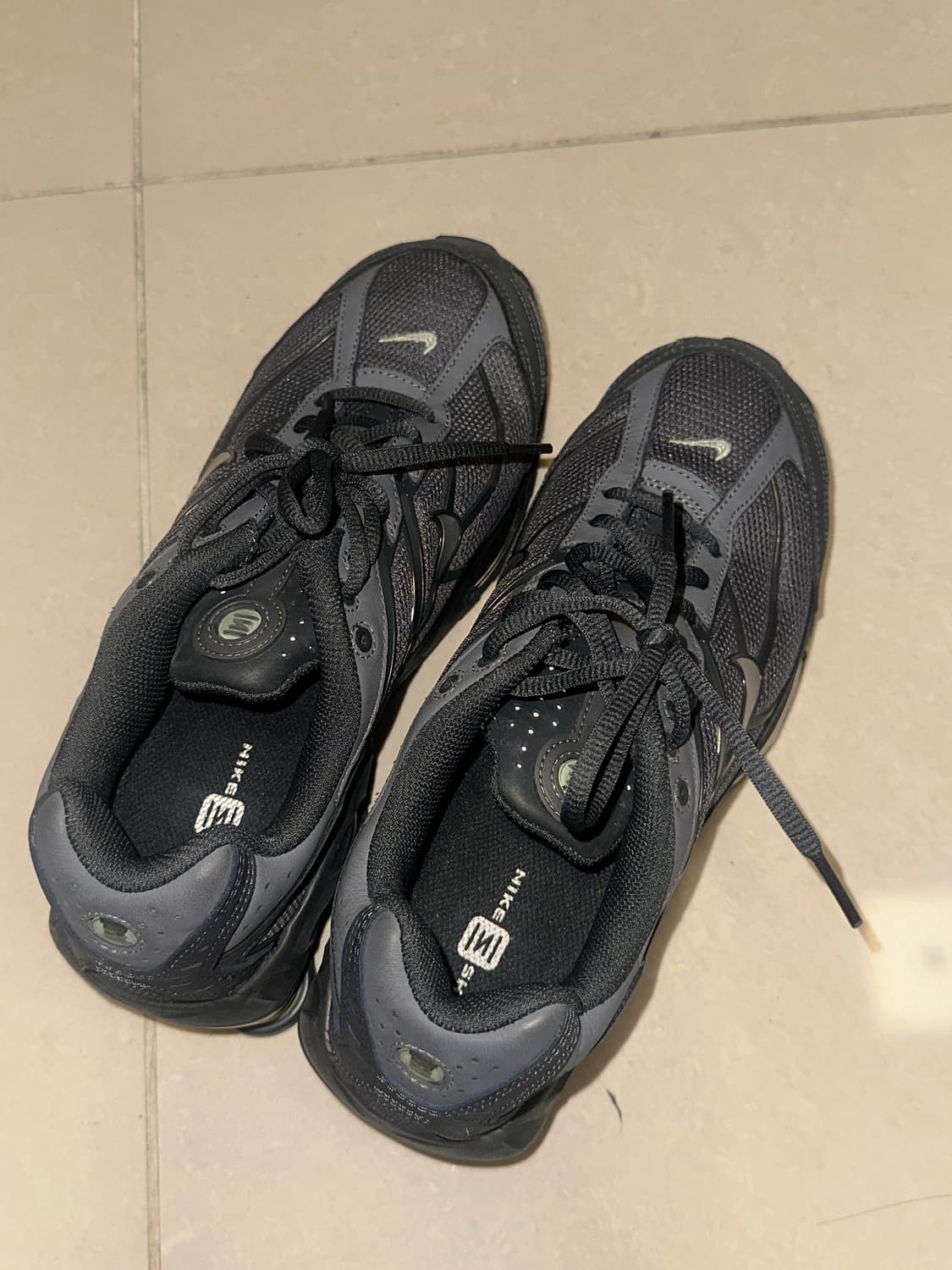 나이키 샥스 라이드 2 아이언 그레이 앤 앤트러사이트 상품이미지4