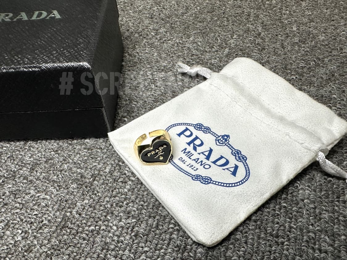 프라다 하트 반지 블랙 상품이미지5