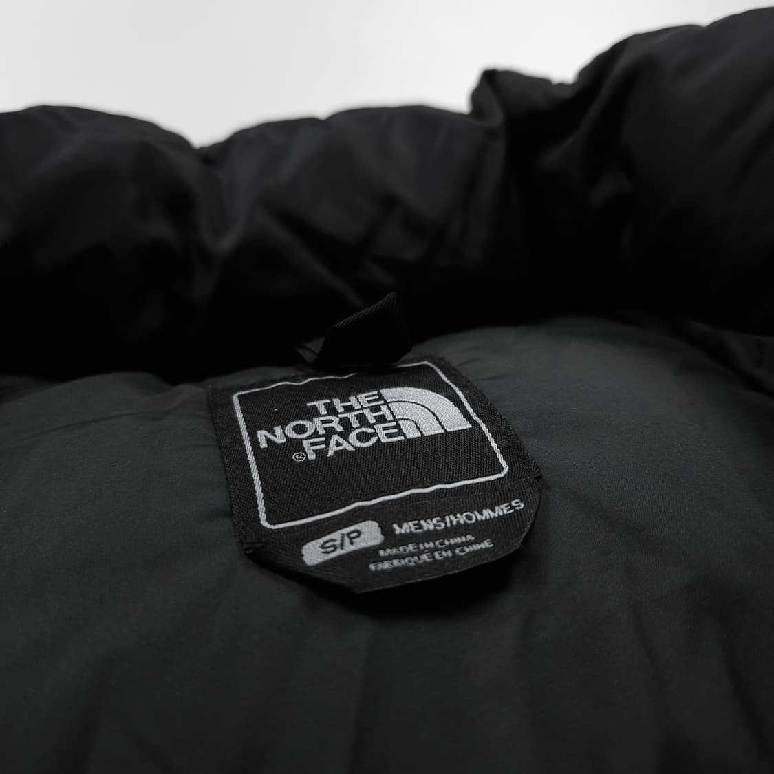 노스페이스 미주판 레트로 눕시 다운 푸퍼 패딩 매트블랙 상품이미지8