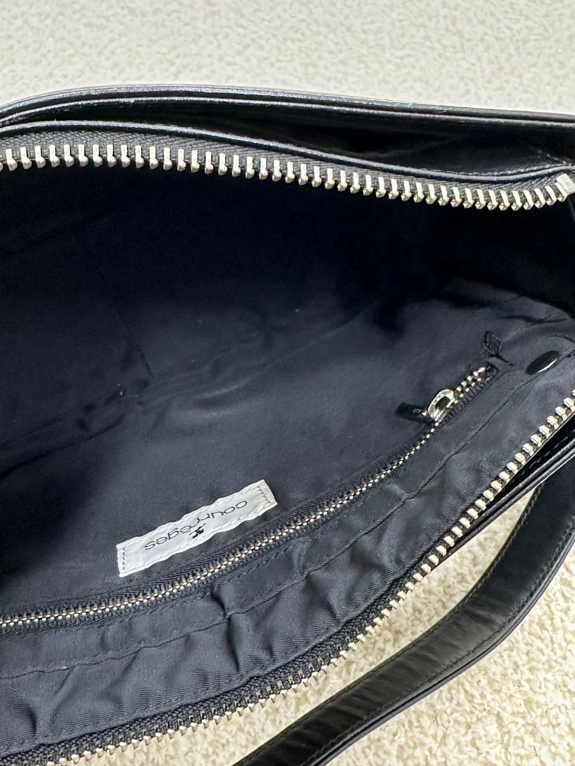 꾸레쥬 블랙 소가죽 숄더백 상품이미지10