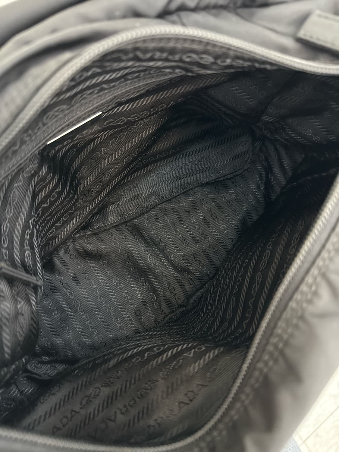 프라다 더블 메신저백 정품 (급처 후 판매 안되면 글 내림) 상품이미지6