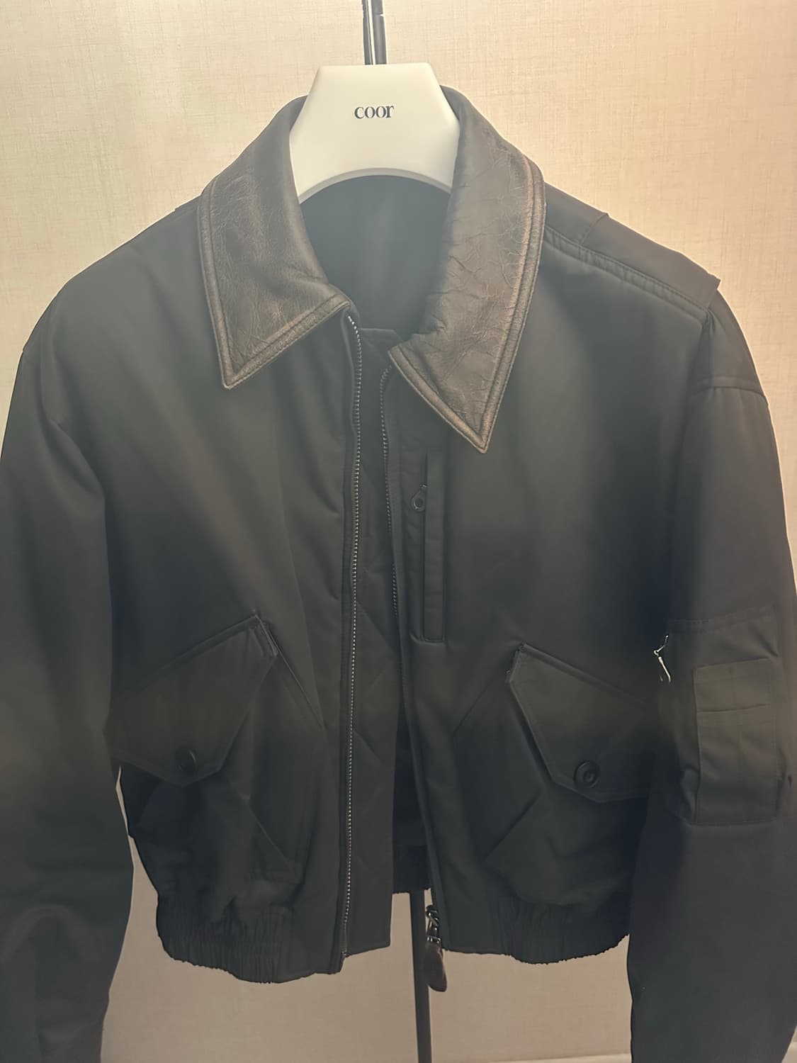 쿠어 레더 카라 MK3 플라이트 점퍼 (25FW) 상품이미지4