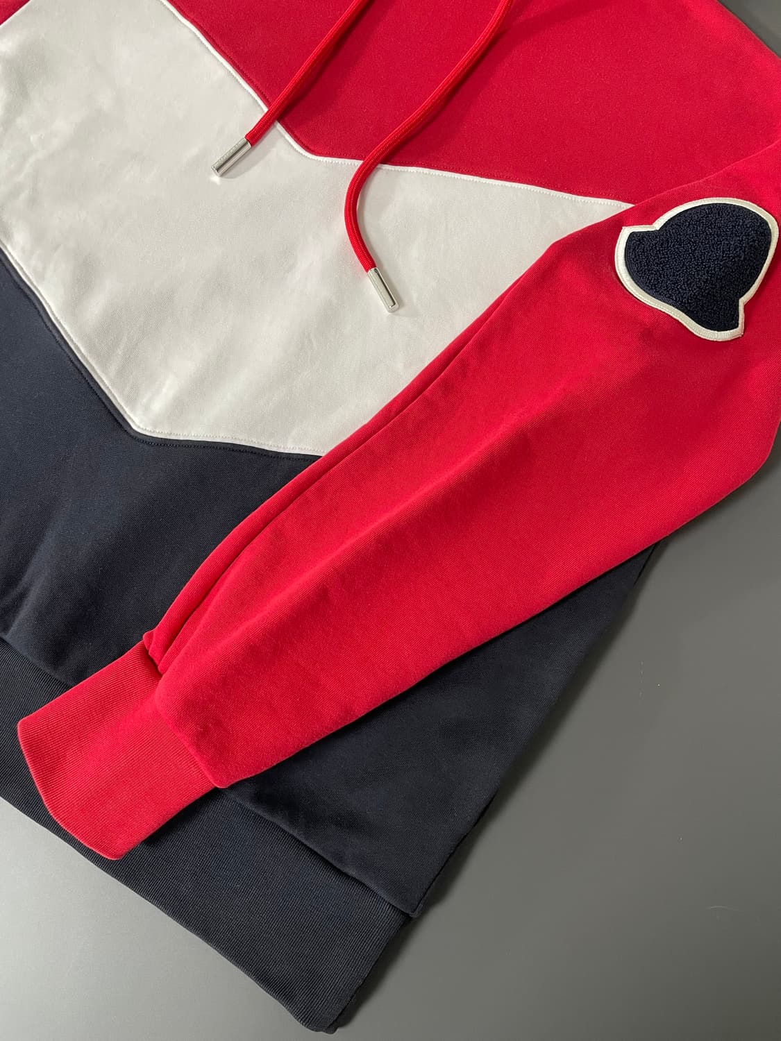 몽클레르 코튼 블랙와펜 쉐브론 블록 포인트 후드 상품이미지5