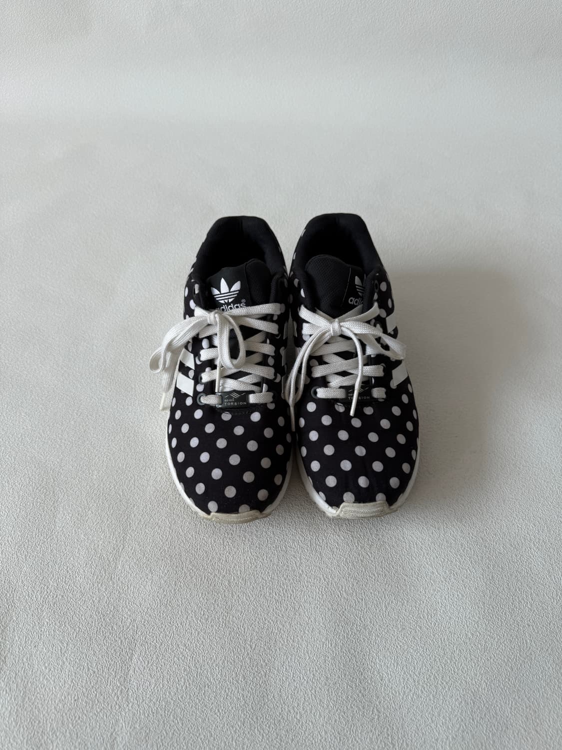 [235]아디다스(adidas) 도트 스니커즈 상품이미지2