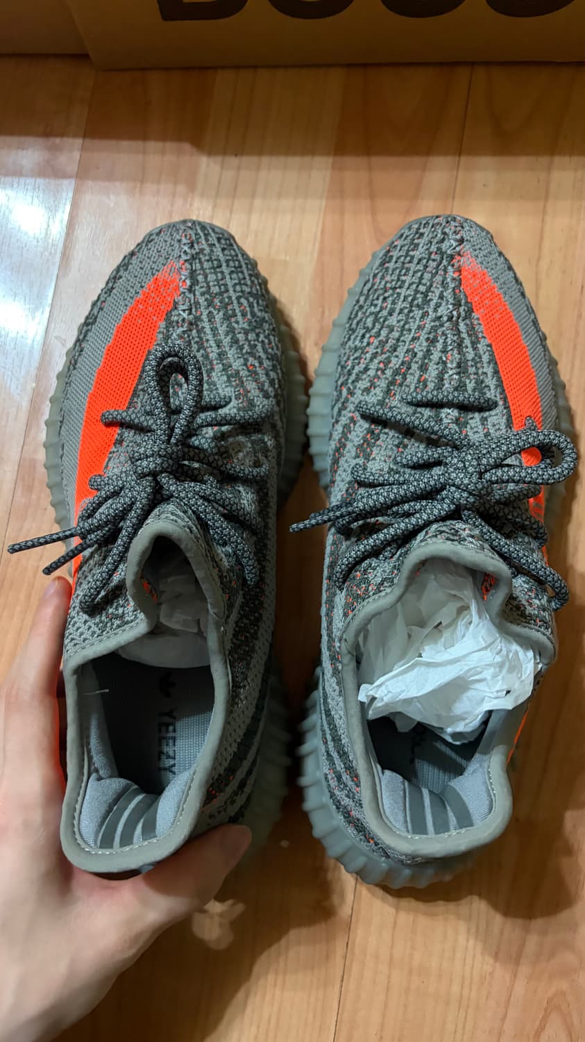 아디다스 이지 부스트 350 V2 벨루가 - 리플렉티브 260 상품이미지4