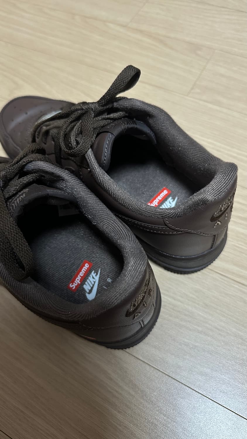 슈프림X나이키 에어포스 슈포스 1 로우 바로크 브라운 (245) 상품이미지4