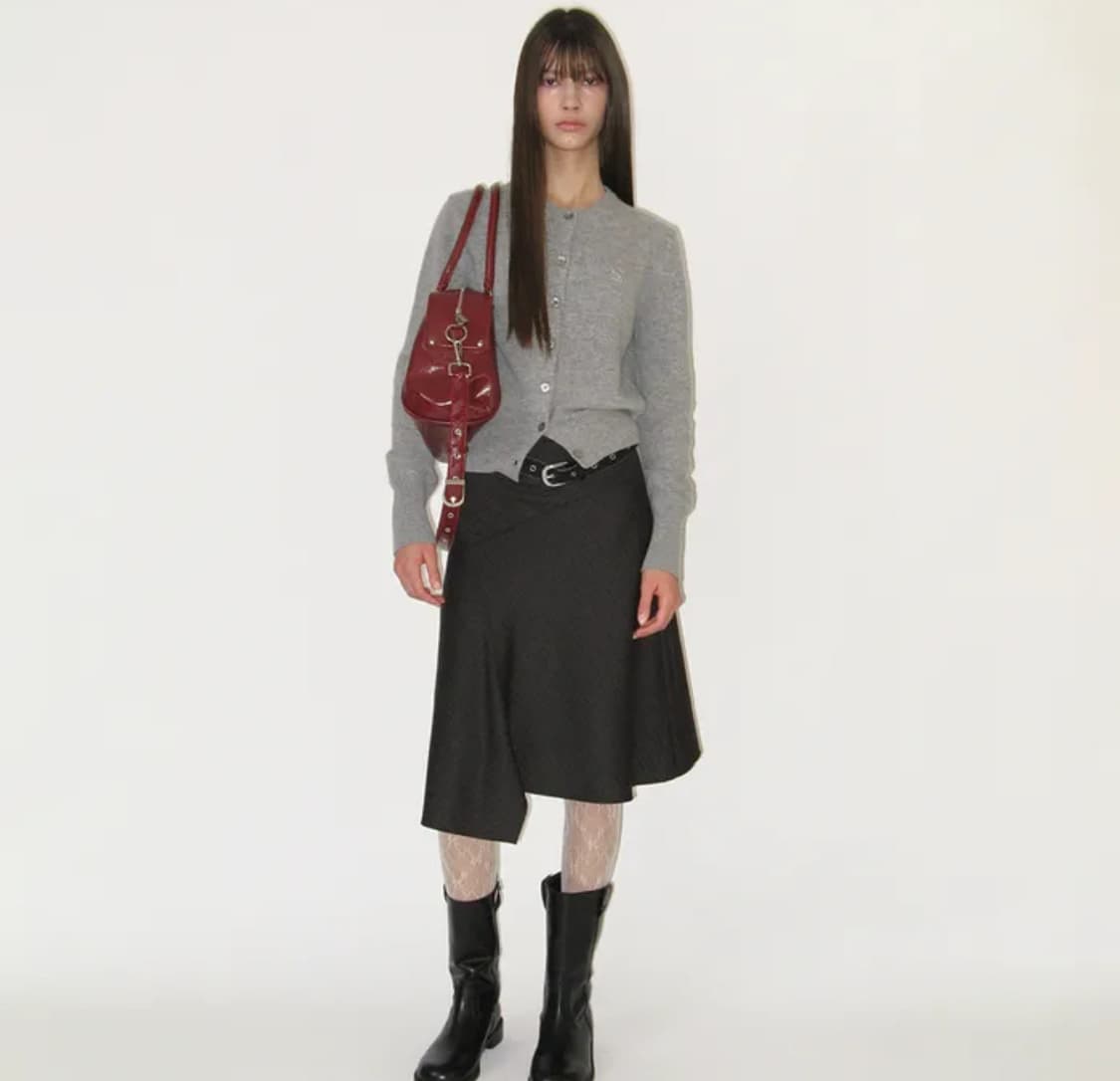 썬번프로젝트 Asymmetric midi skirt black 상품이미지1