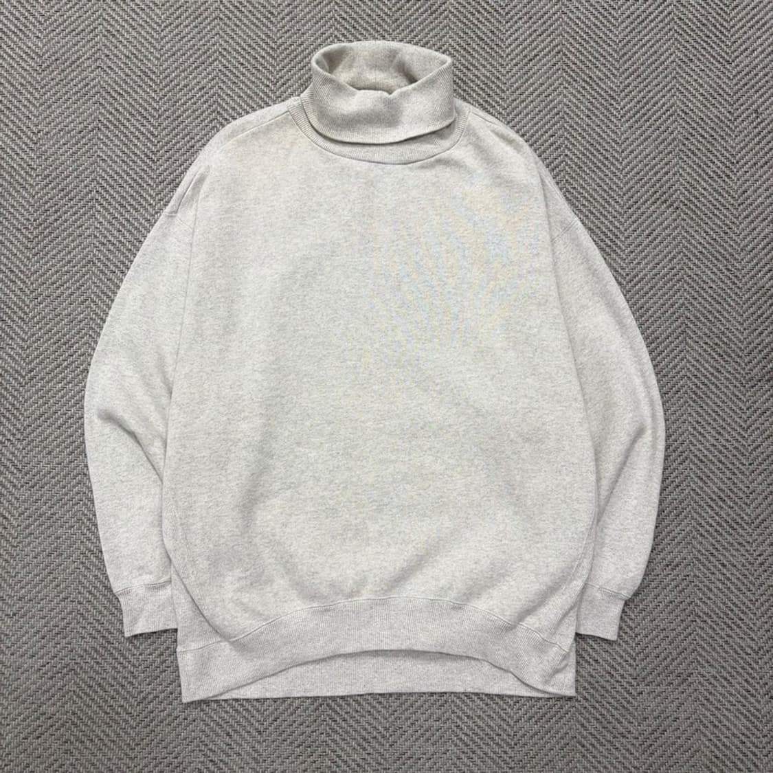 프릭스스토어 터틀넥 맨투맨 v1904 상품이미지1