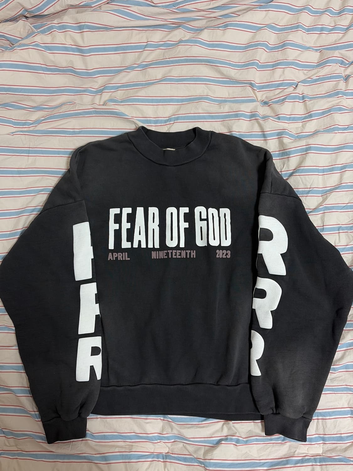 피어오브갓 RRR123 에이프릴 19 크루넥 맨투맨 상품이미지3