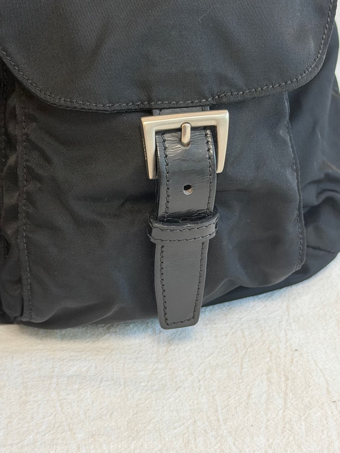 정품 프라다 포코노 나일론 투포켓 미디움 백팩 블랙 상품이미지6