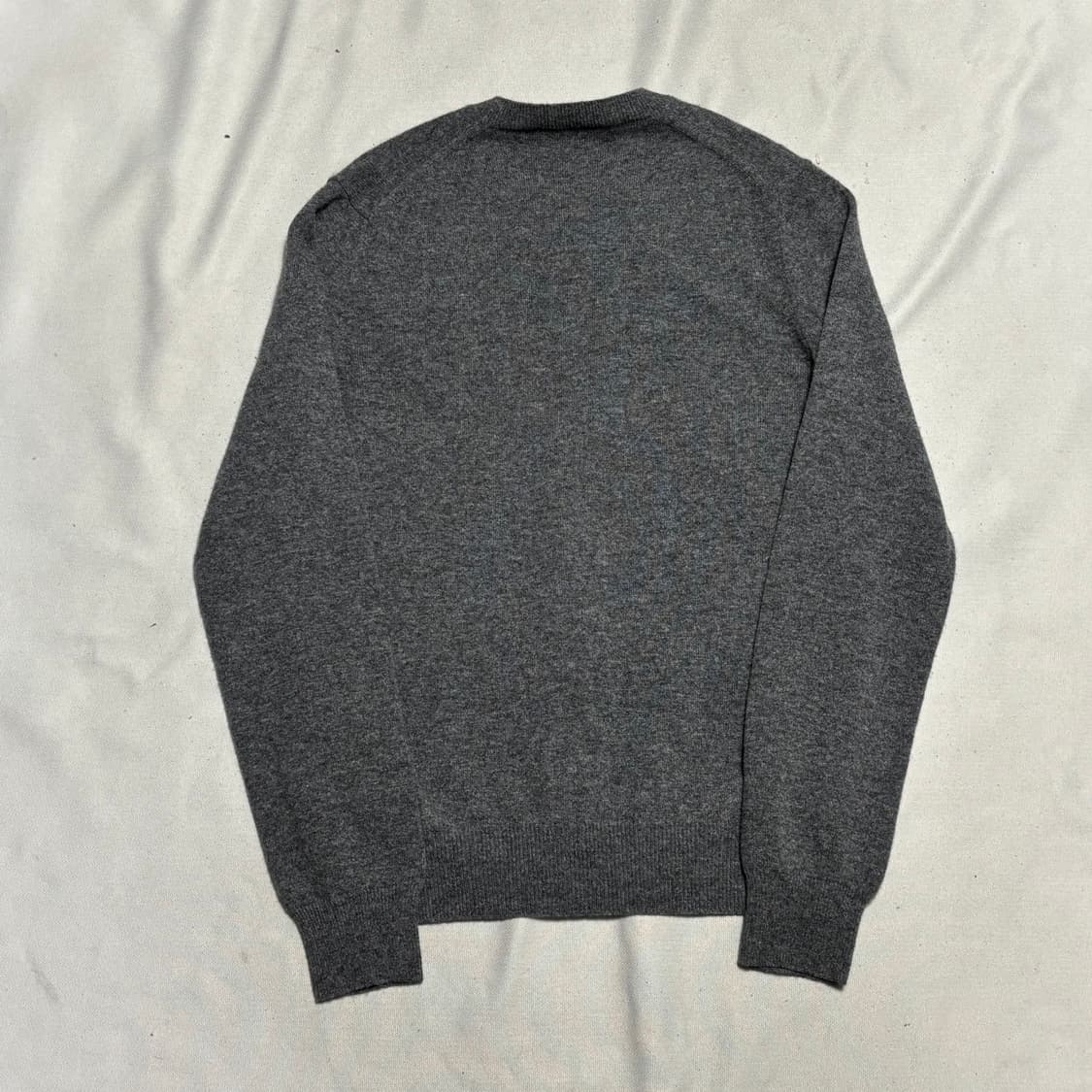 M 꼼데가르송 와펜 브이넥 니트 상품이미지3