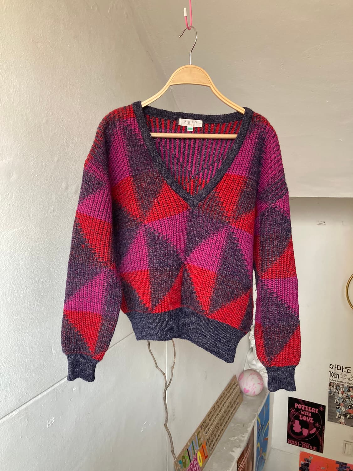 빈티지 그래픽 브이넥 크롭 니트 상품이미지1