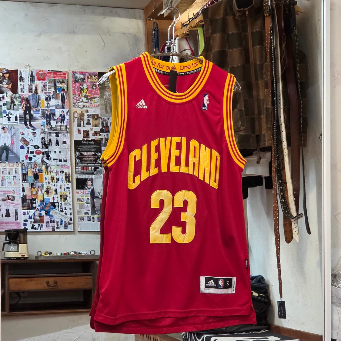 아디다스 엔비에이 클리블랜드 제임스 슬리브리스 상품이미지1