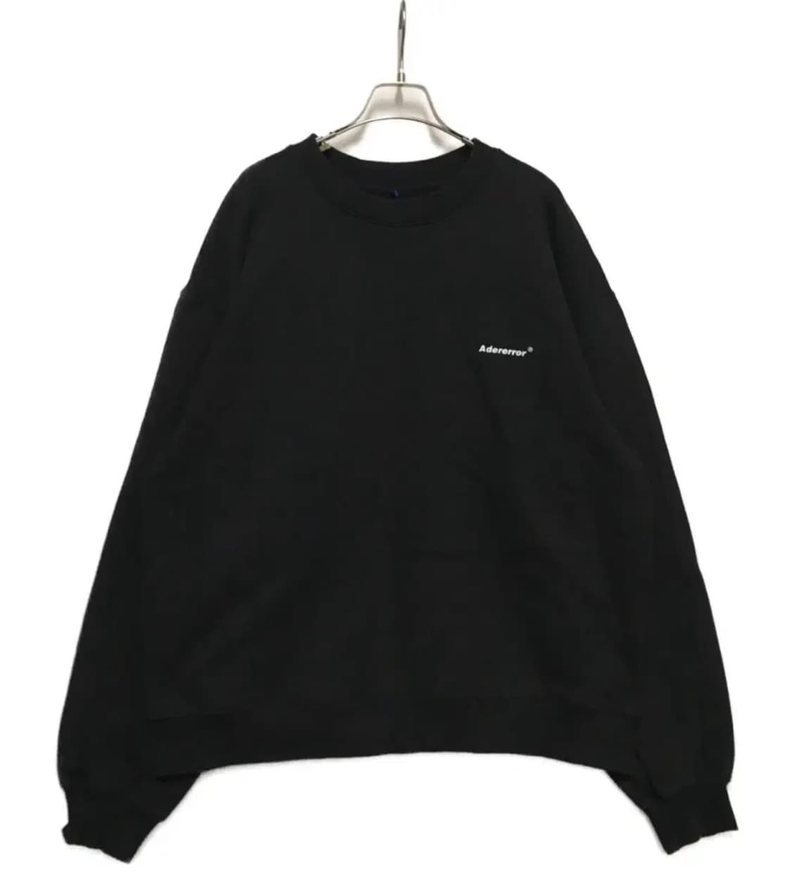 아더에러 블랙 맨투맨 상품이미지1