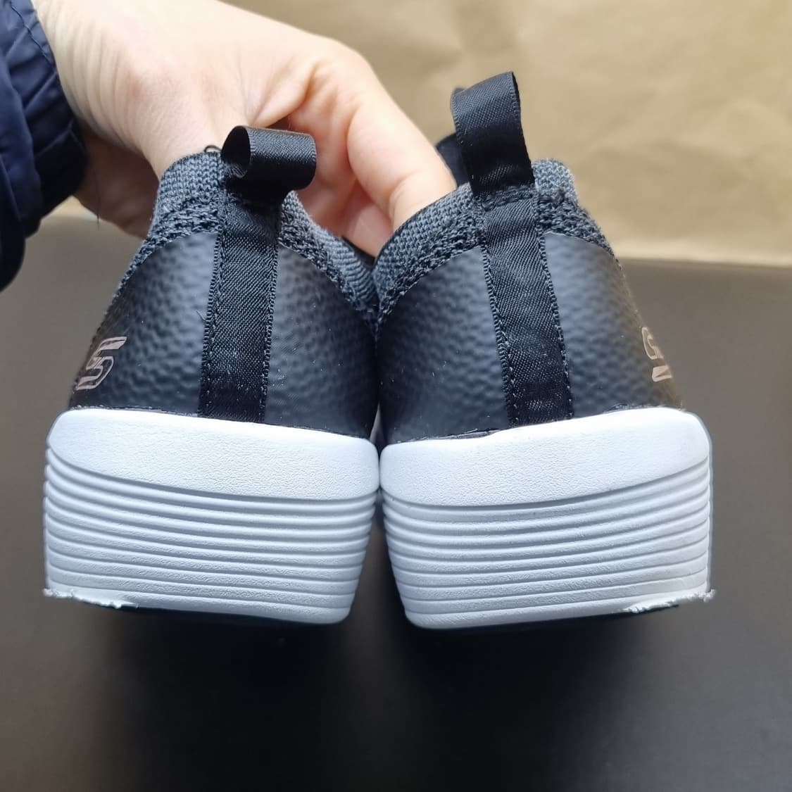 스케쳐스 아리아 니트 슬립온 250 상품이미지4