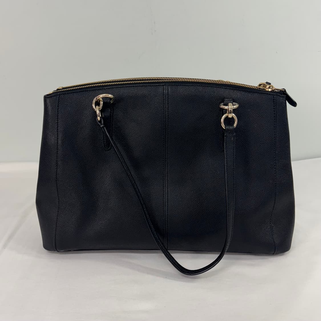 코치 블랙 레더 숄더백 상품이미지3