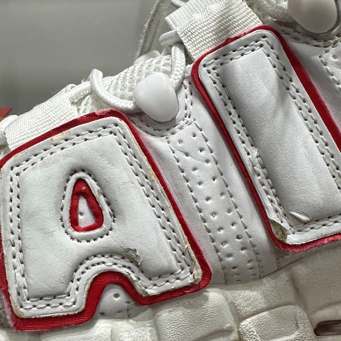 250) 나이키 운동화 남여공용 신발 에어 모어 업템포 흰빨 상품이미지8