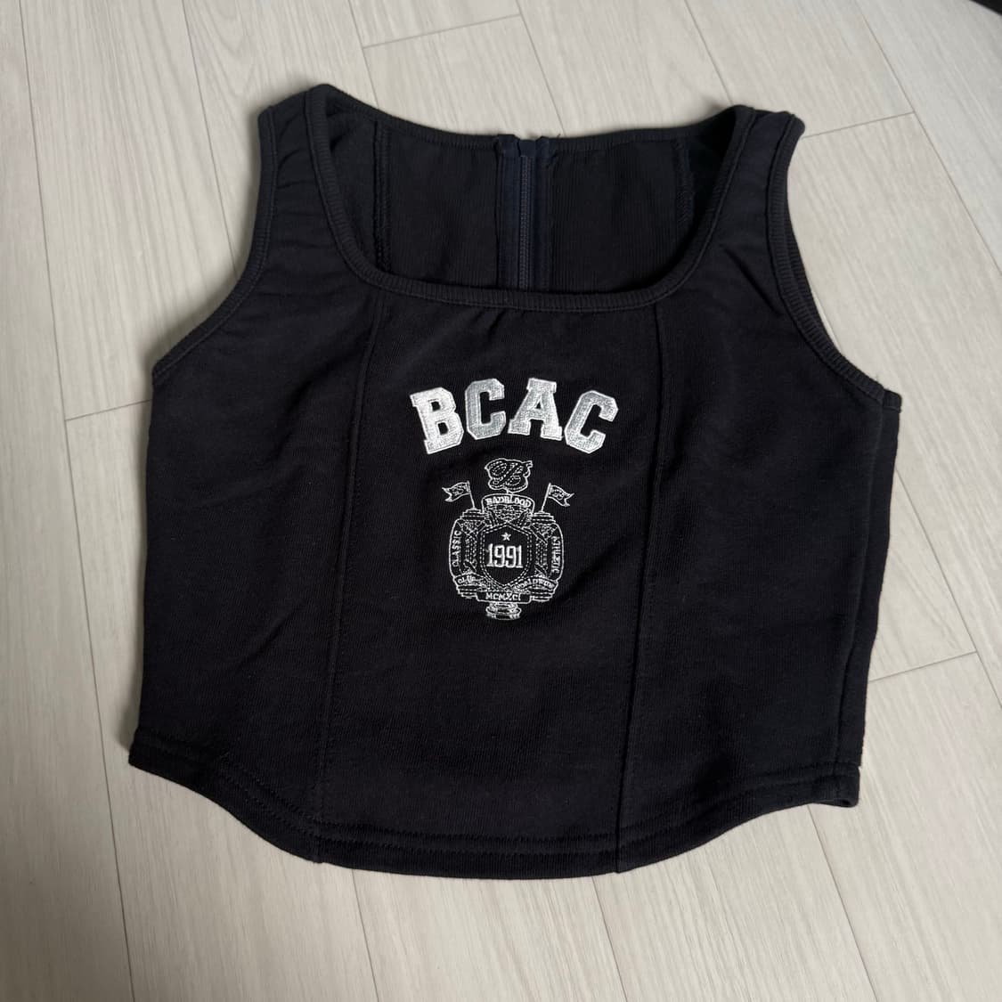 배드블러드 BCAC 엠블럼 로고 크롭탑 슬리브리스 네이비 xs 상품이미지1