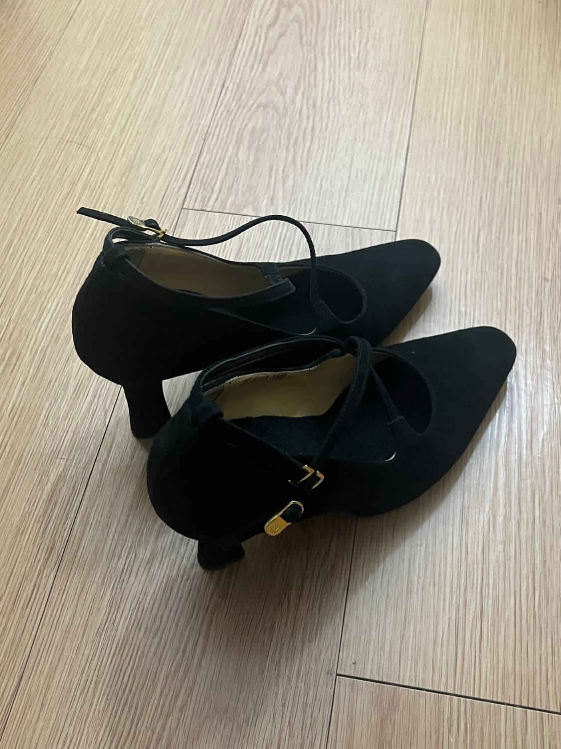 발렌시아가 블랙 스웨이드 메리제인 하이힐 상품이미지2