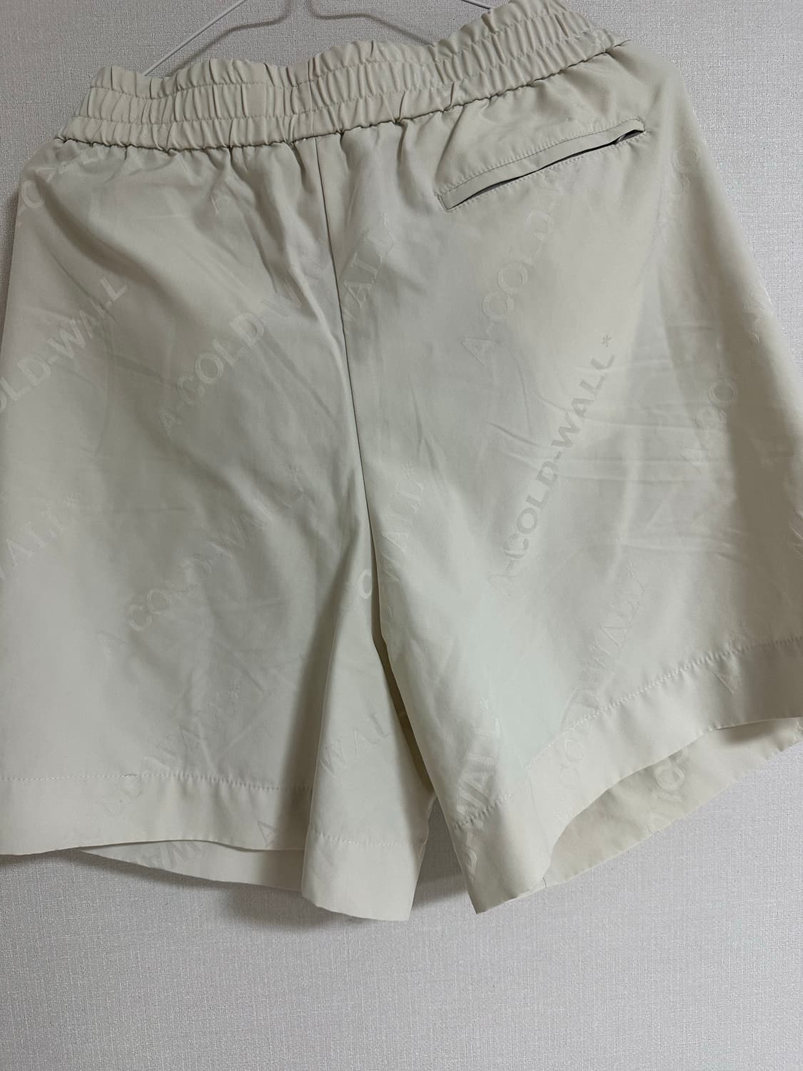 A-COLD-WALL 아이보리 나일론 쇼츠 상품이미지1